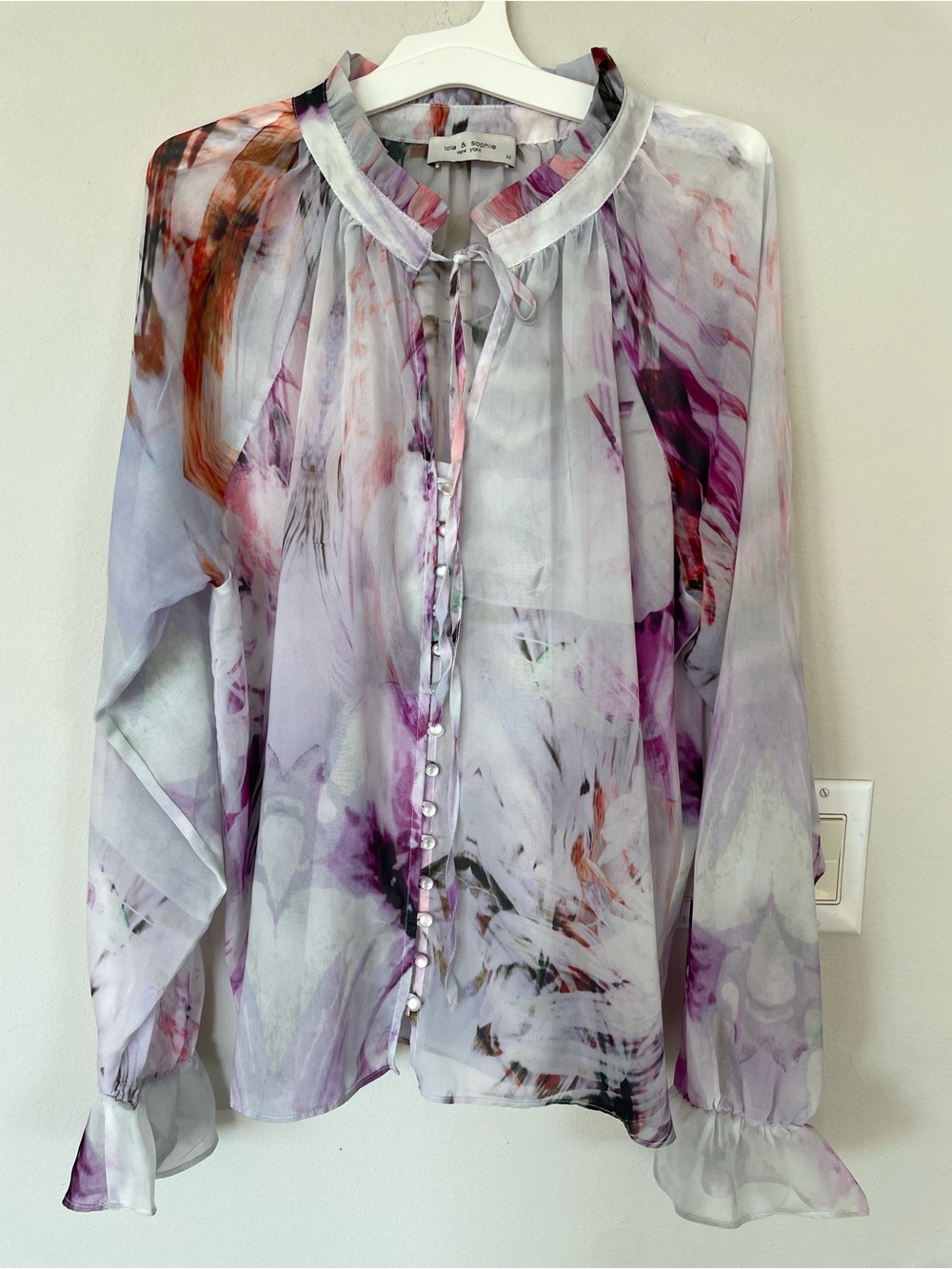 Lola & Sophie Painted Flower Top Shirt Women’s Size M Purple White Long Sleeve